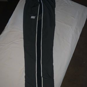 Nike athletic pants size Youth Medium